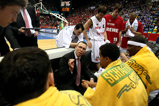 练辅佐杨鸣 练辅佐杨鸣