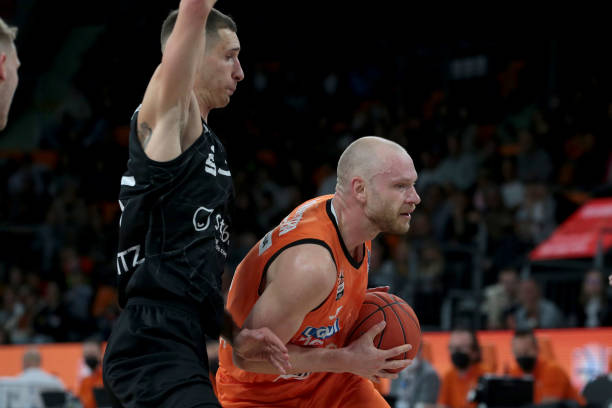 他不仅具备 他不仅具备