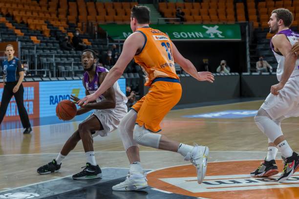 同时期待他 同时期待他